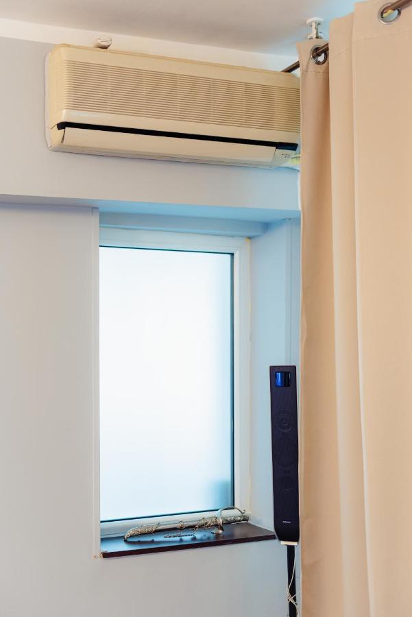 Comfy Apartment With Private Parking And Netflix Bucharest Exterior photo