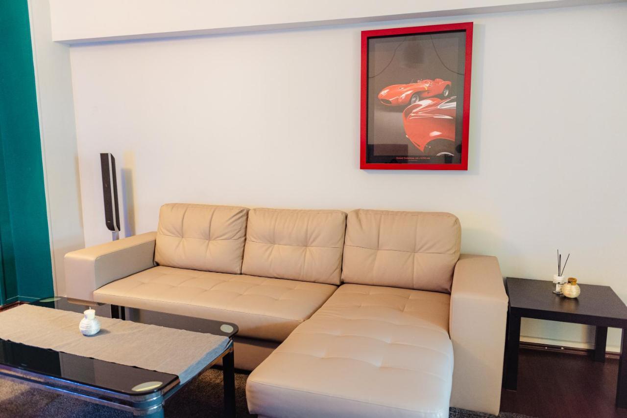 Comfy Apartment With Private Parking And Netflix Bucharest Exterior photo